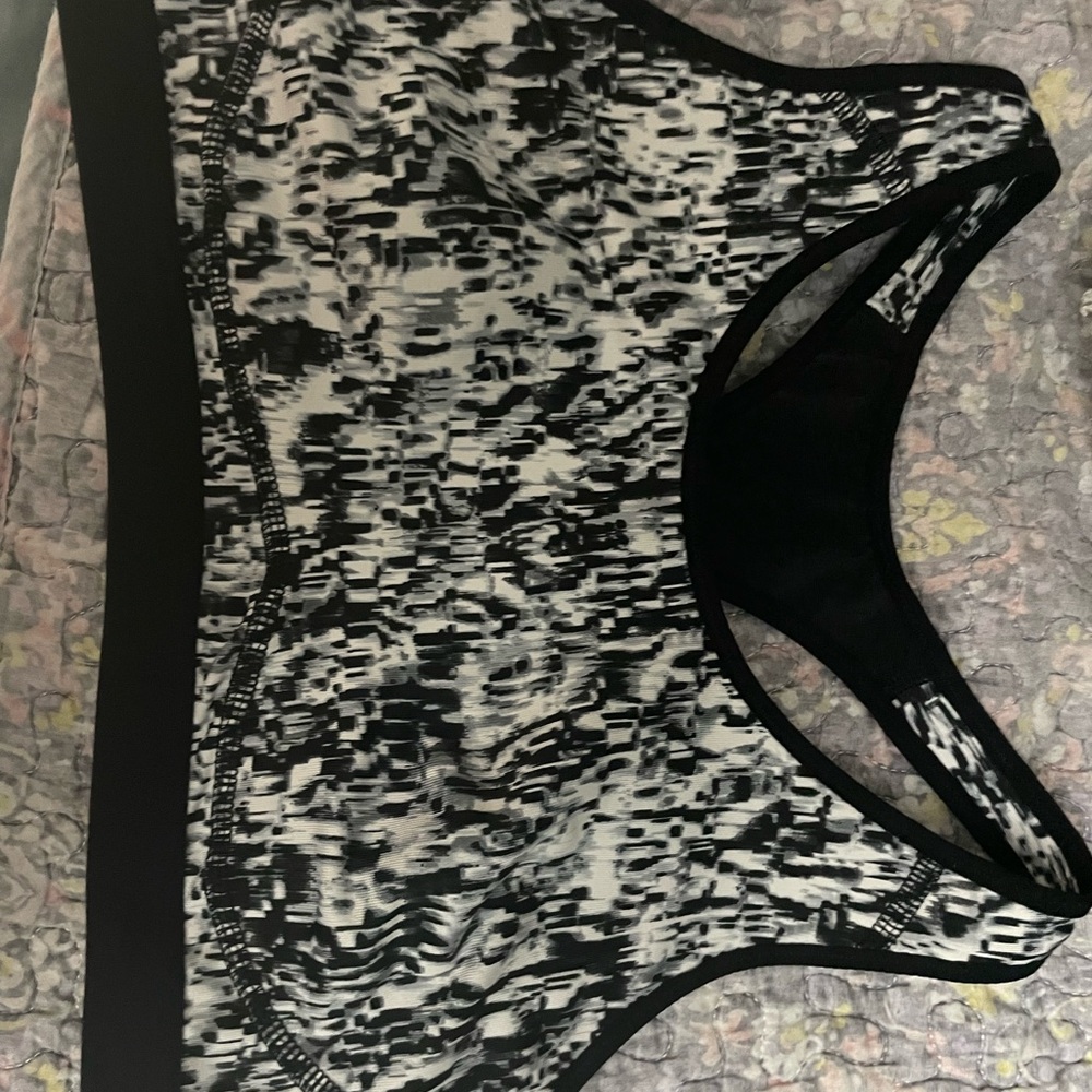 Nike dri-fit sports bra M